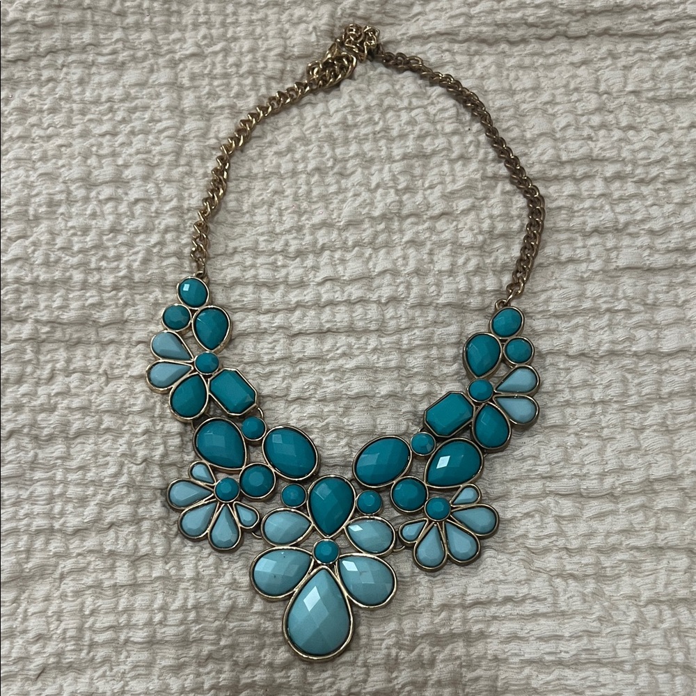 Elegant Blue Floral Necklace